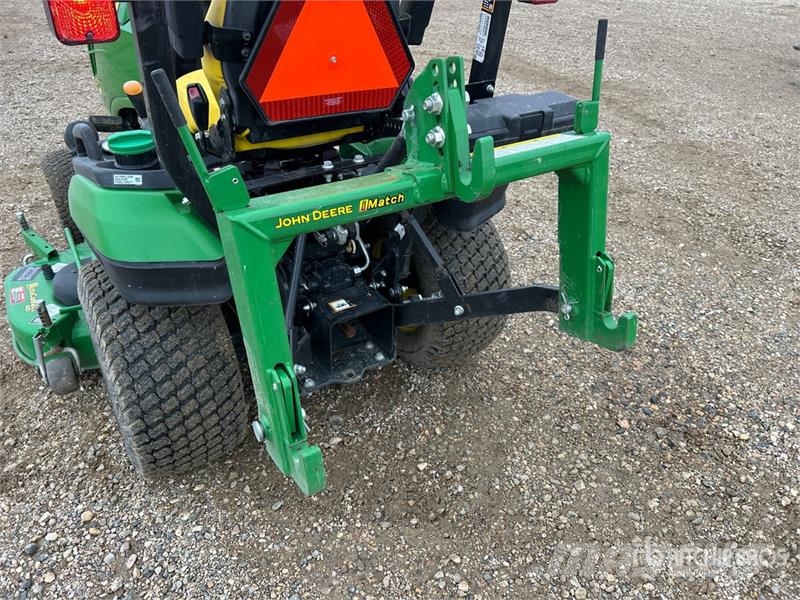 John Deere 1025R Compact tractors