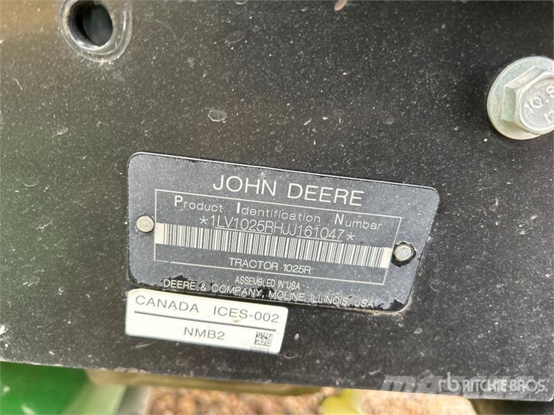 John Deere 1025R Compact tractors