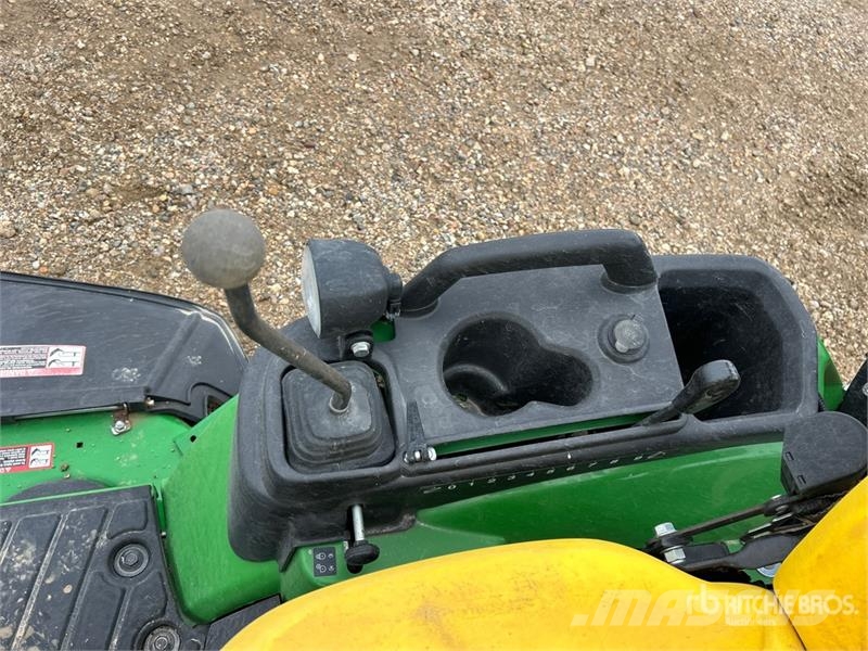 John Deere 1025R Compact tractors