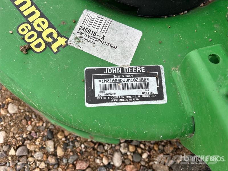 John Deere 1025R Compact tractors