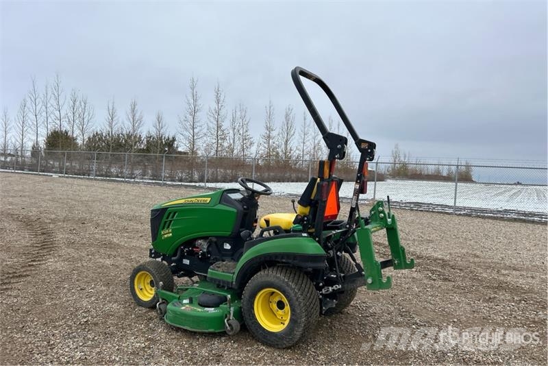 John Deere 1025R Compact tractors