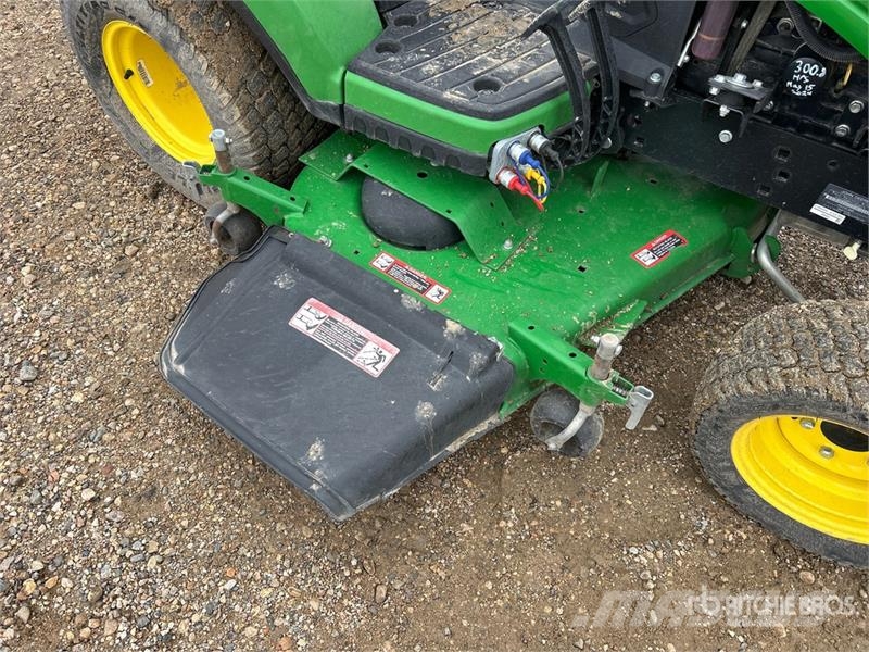 John Deere 1025R Compact tractors