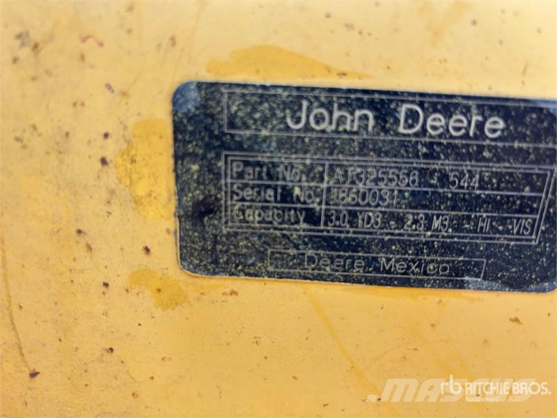 John Deere 104 in General Purpose Wheel Loader Bucket - Fits  دلاء