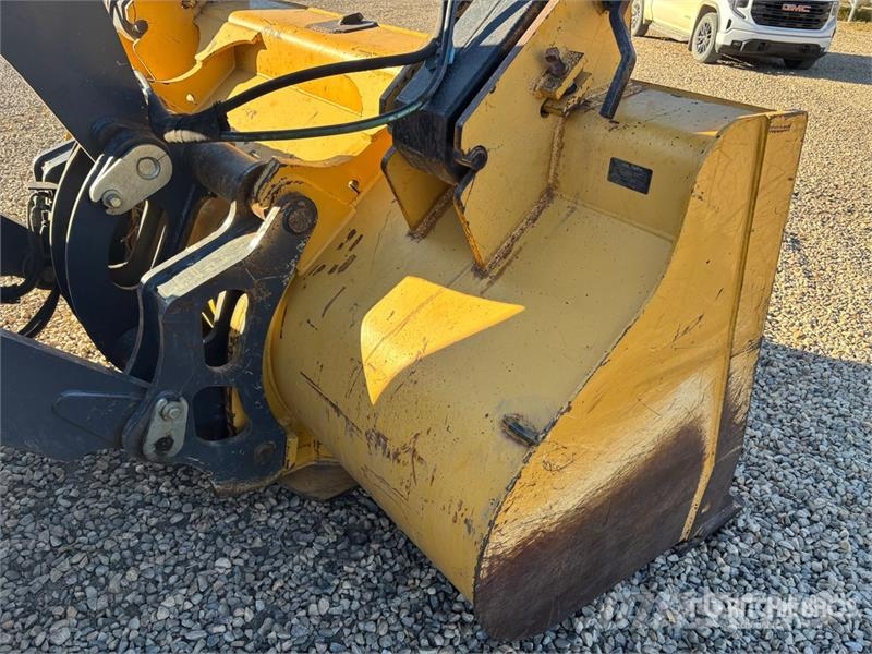 John Deere 104 in General Purpose Wheel Loader Bucket - Fits  دلاء