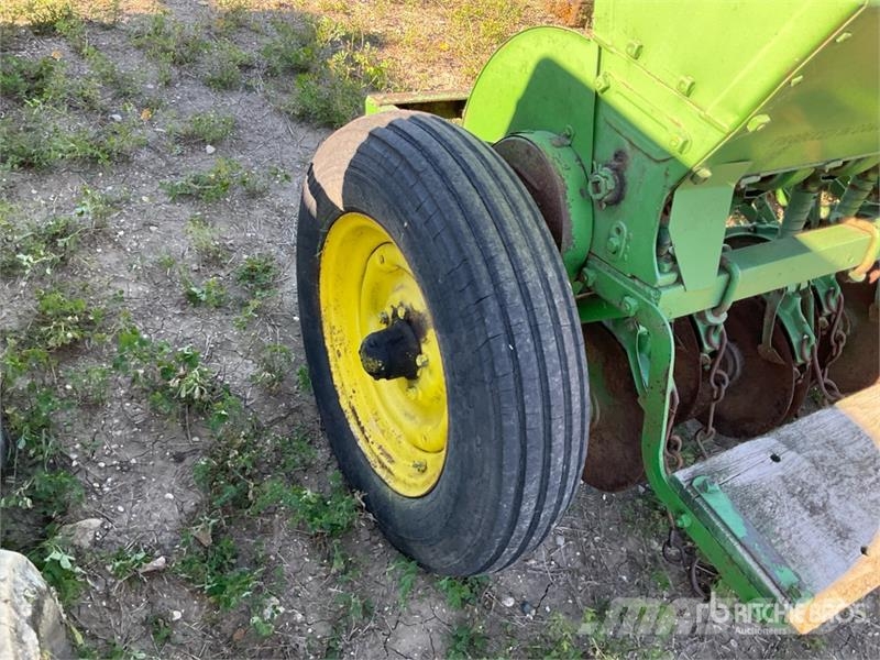 John Deere 11 ft Seeder Drills