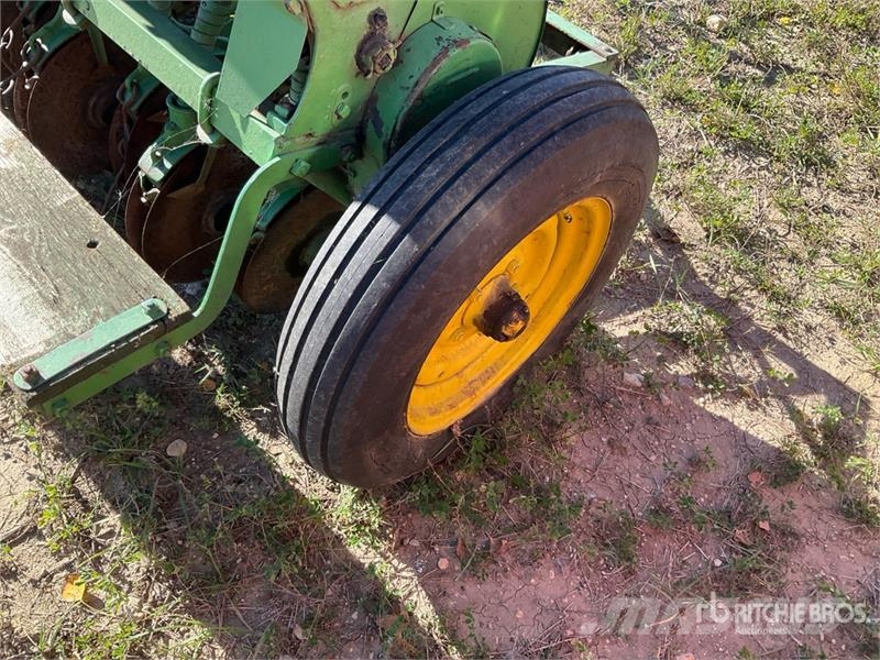 John Deere 11 ft Seeder Drills