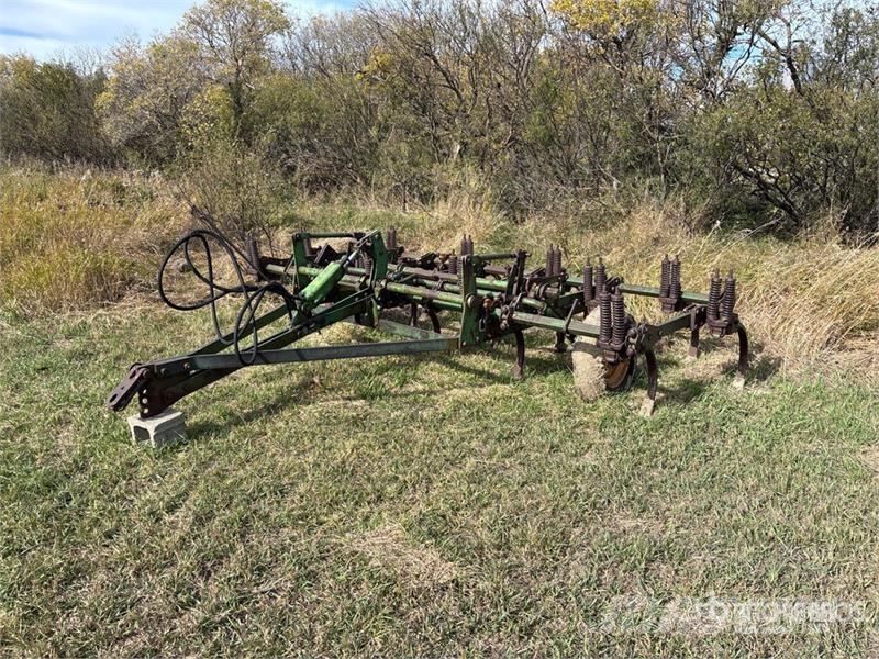 John Deere 13 ft Cultivator Kultivaatorid