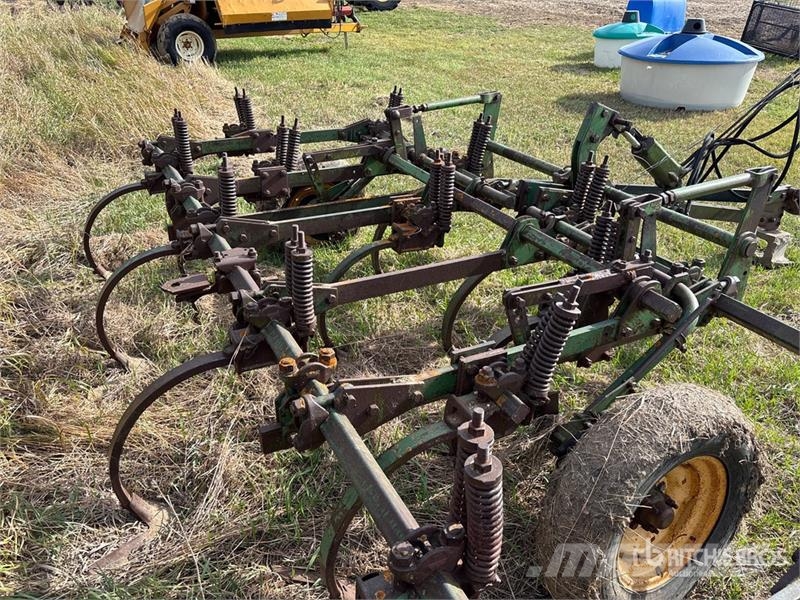John Deere 13 ft Cultivator Kultivaatorid