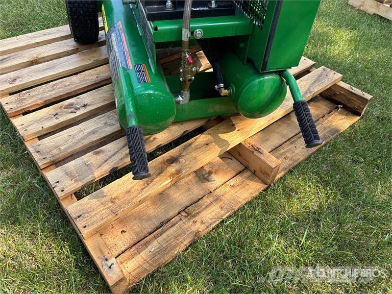 John Deere 15.4 cfm Air Compressor Compressors