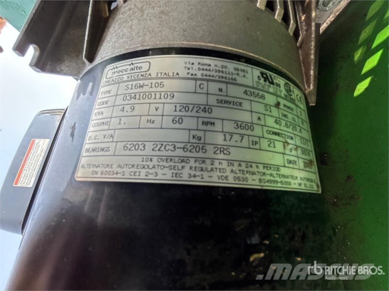 John Deere 15.4 cfm Air Compressor Compressors
