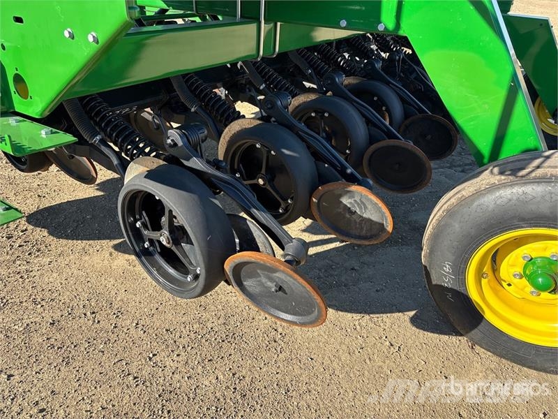 John Deere 1590 15 ft Seed Drill Drills