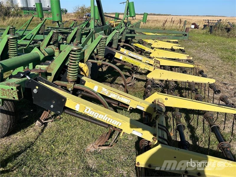 John Deere 1600 26 ft Cultivator Grubber