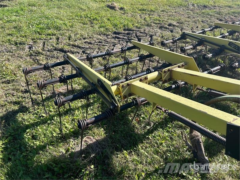 John Deere 1600 26 ft Cultivator Grubber