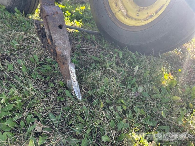 John Deere 1600 26 ft Cultivator Grubber