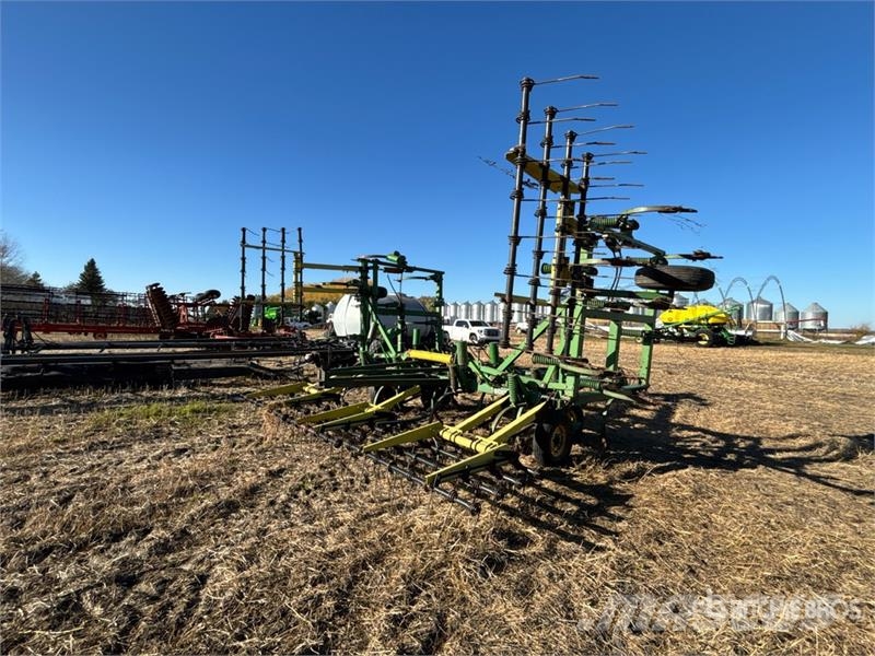 John Deere 1600 26 ft Cultivator Cultivadores