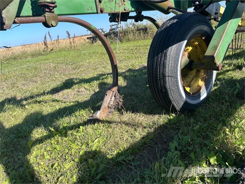 John Deere 1600 26 ft Cultivator Grubber