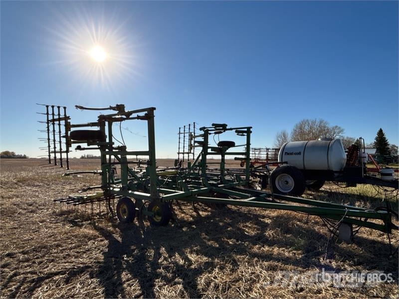 John Deere 1600 26 ft Cultivator Cultivadores