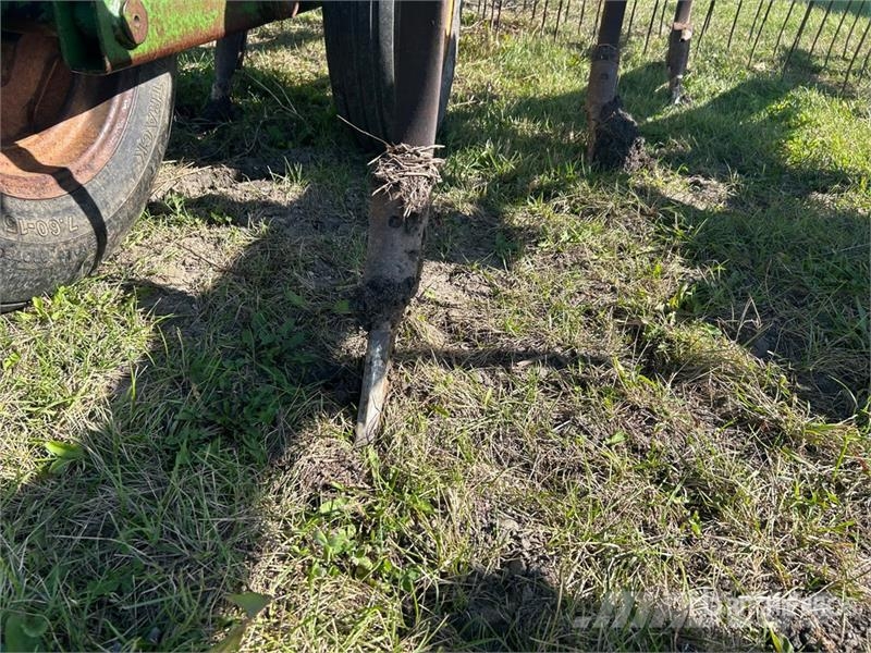 John Deere 1600 26 ft Cultivator Grubber