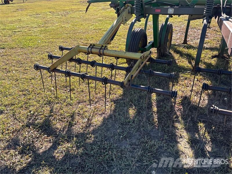 John Deere 1610 Cultivadores