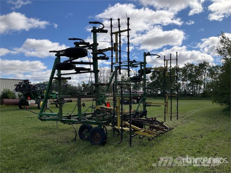 John Deere 1610 Grubber