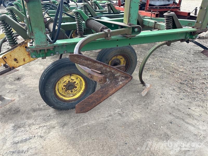 John Deere 1610 زراعات