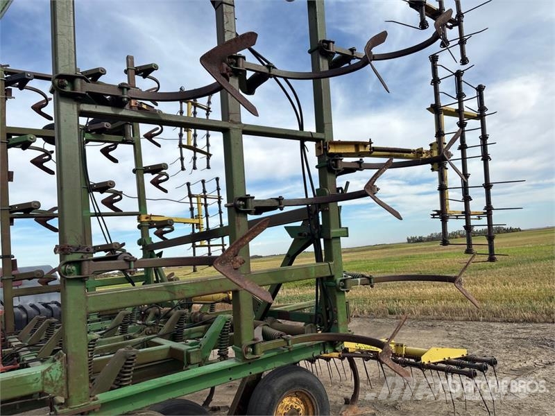 John Deere 1610 زراعات