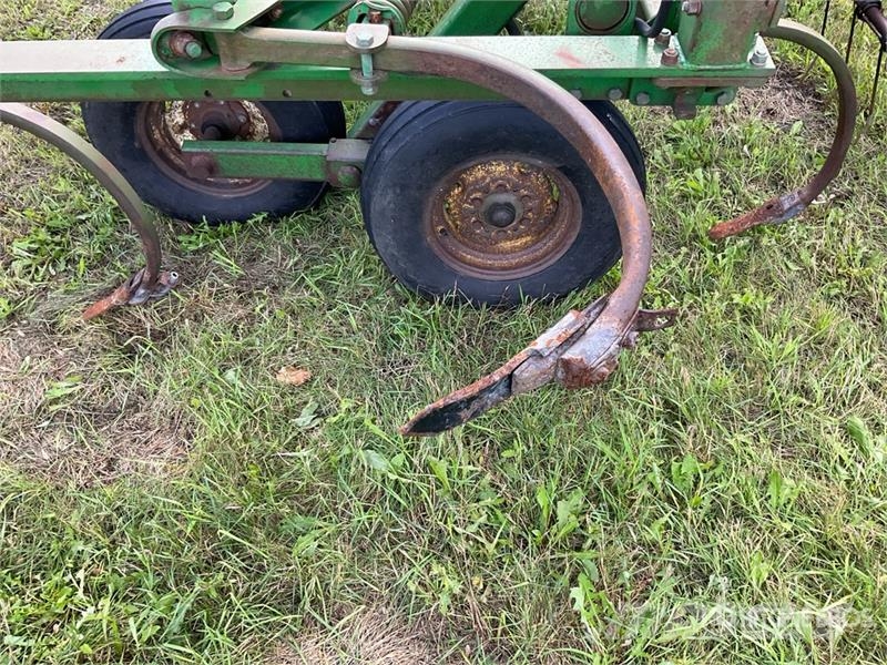 John Deere 1610 Grubber