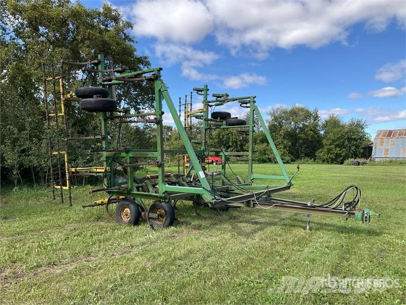 John Deere 1610 Grubber