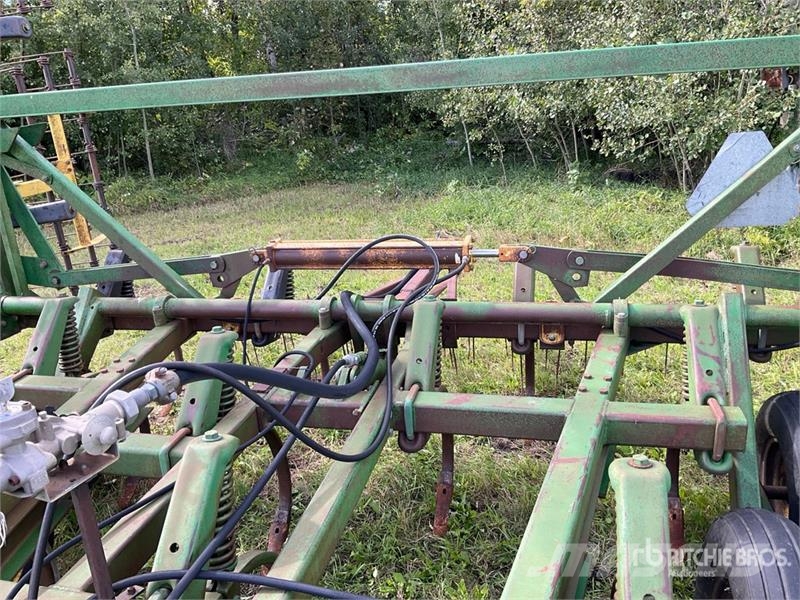 John Deere 1610 Grubber