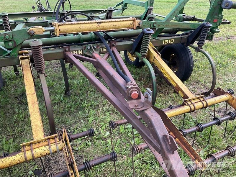 John Deere 1610 Grubber