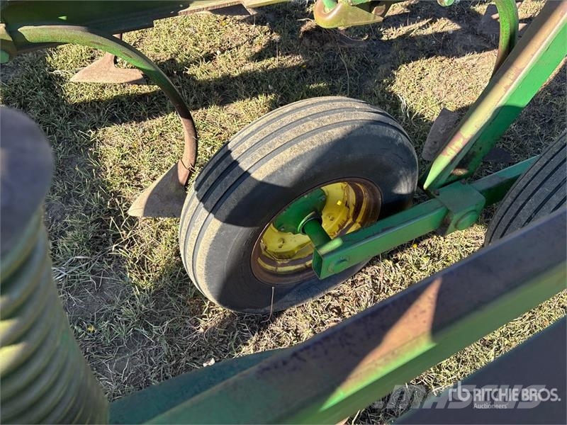 John Deere 1610 Cultivadores