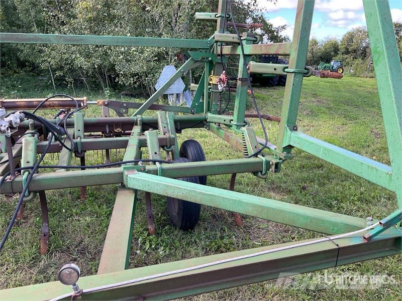 John Deere 1610 Grubber