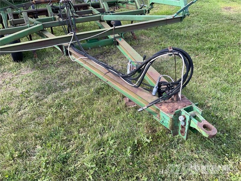 John Deere 1610 Grubber