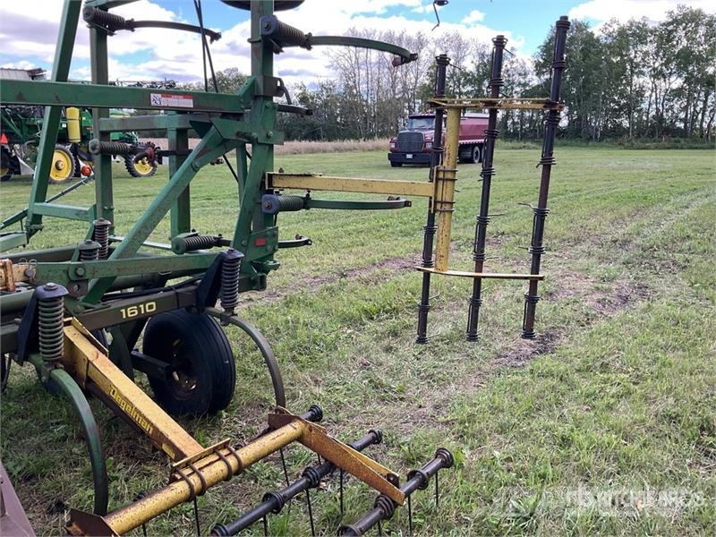 John Deere 1610 Grubber