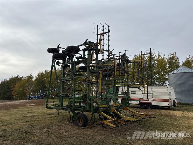 John Deere 1650 49 ft Cultivator Kultivatori