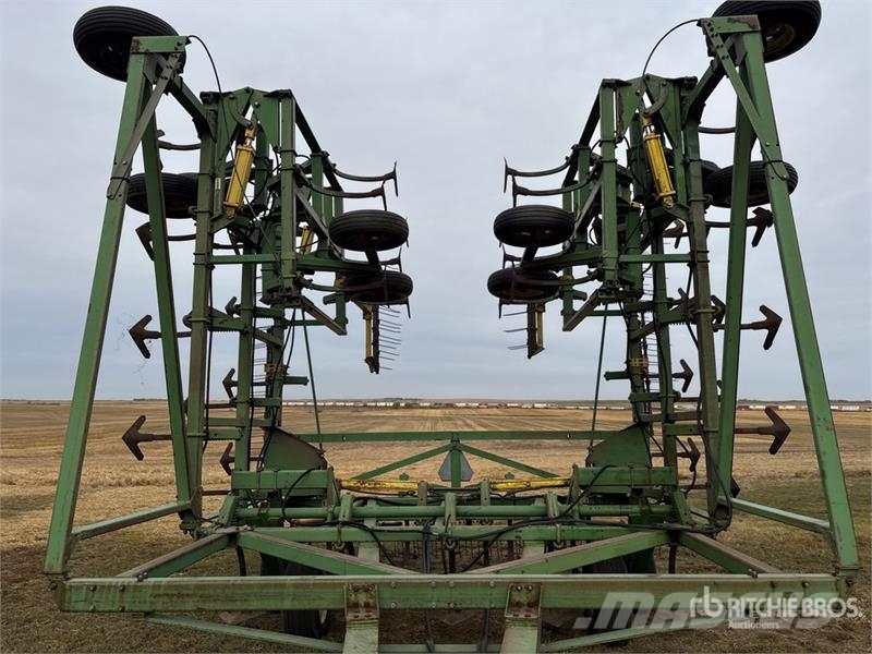 John Deere 1650 49 ft Cultivator Kultivatori