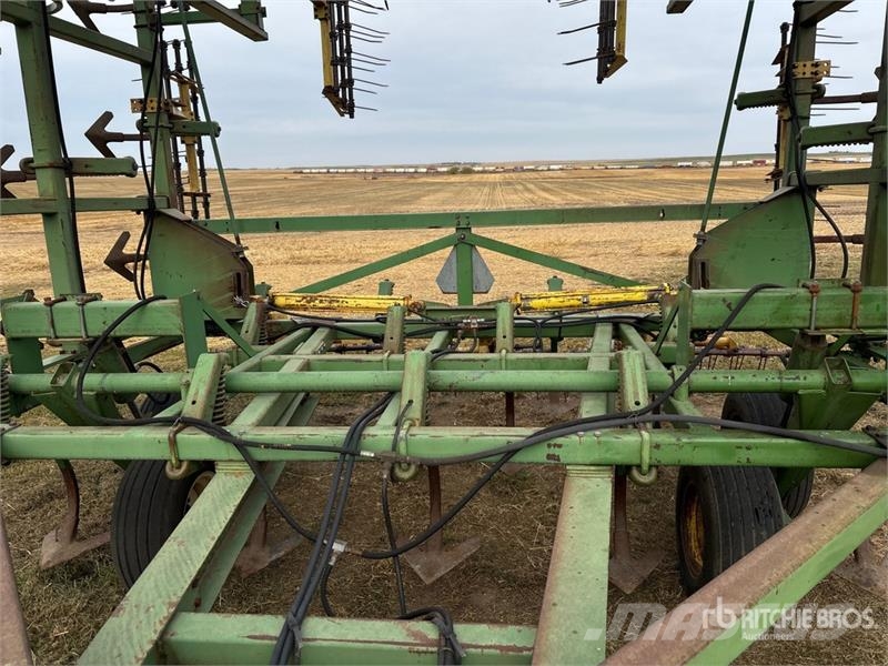 John Deere 1650 49 ft Cultivator Kultivatori