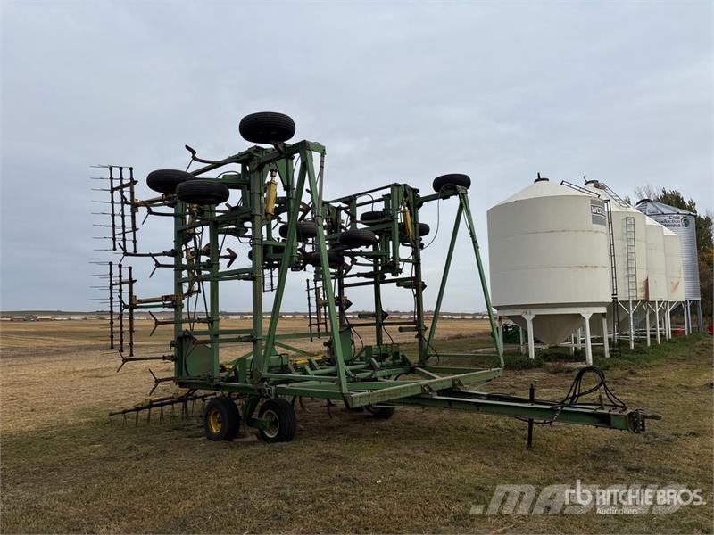 John Deere 1650 49 ft Cultivator Kultivatori