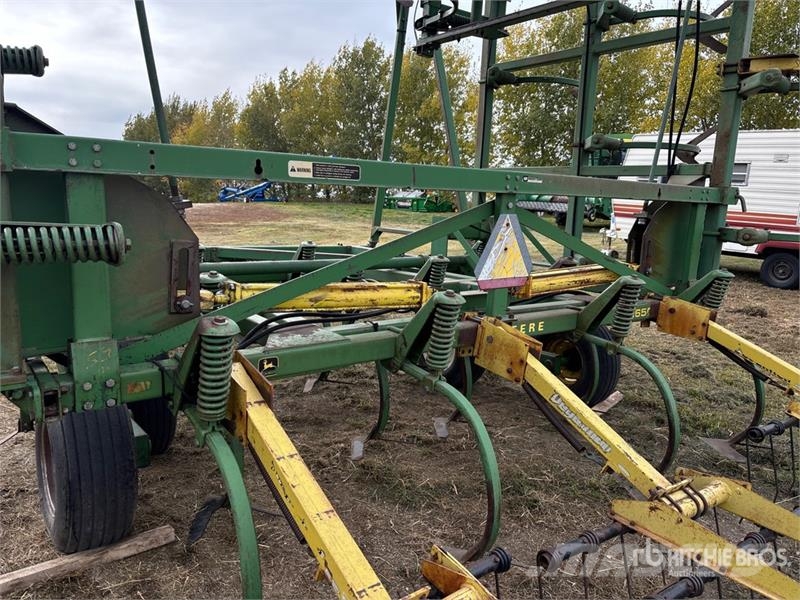 John Deere 1650 49 ft Cultivator Kultivatori