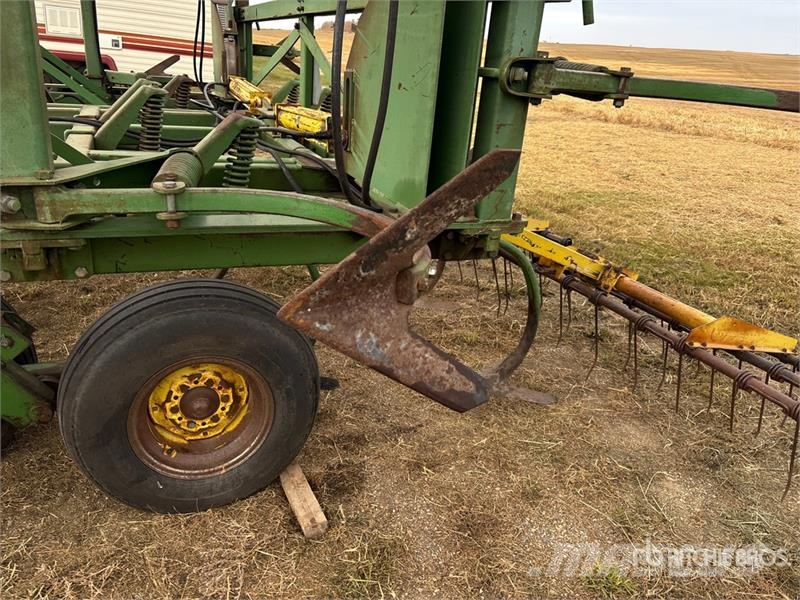 John Deere 1650 49 ft Cultivator Kultivatori