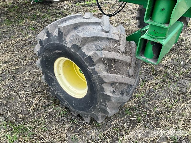 John Deere 1820 54 ft Air Drill Drills
