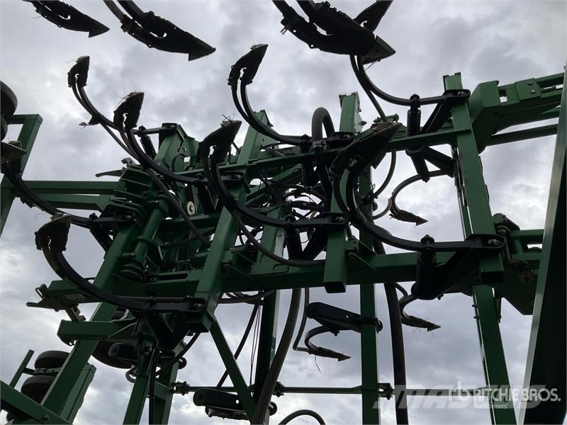 John Deere 1820 54 ft Air Drill Drills