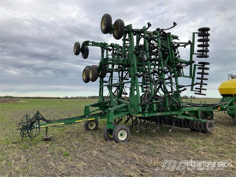 John Deere 1820 54 ft Air Drill Drills