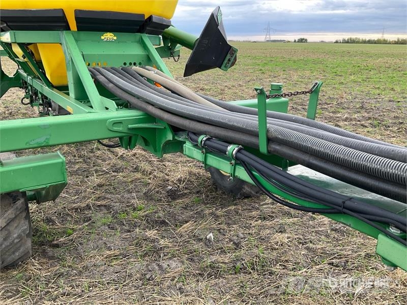 John Deere 1820 54 ft Air Drill Drills