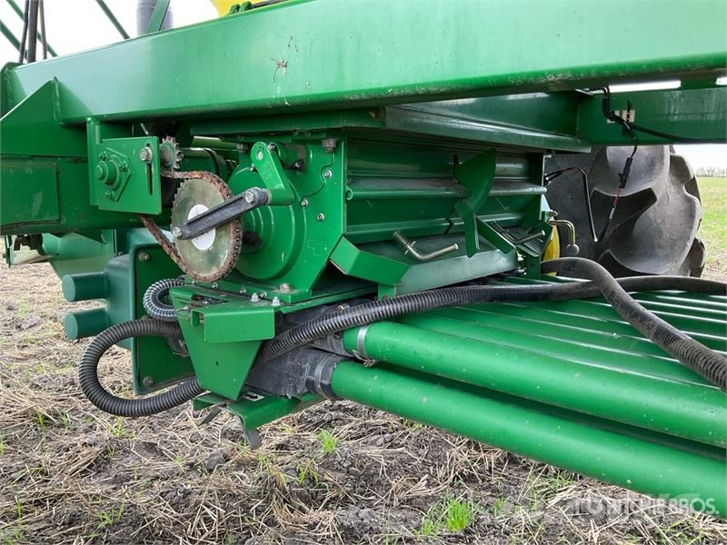 John Deere 1820 54 ft Air Drill Drills