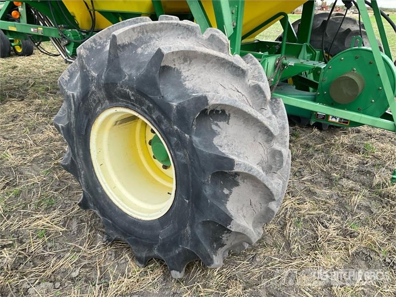 John Deere 1820 54 ft Air Drill Drills