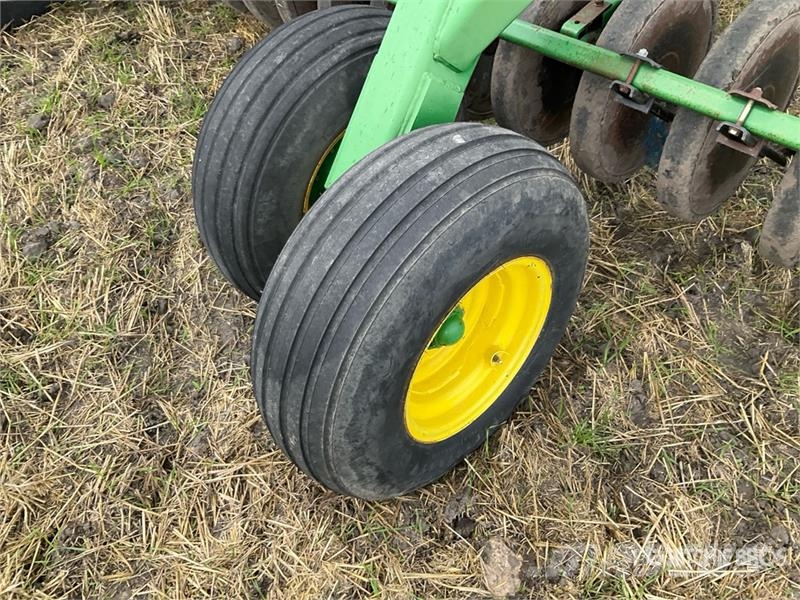 John Deere 1820 54 ft Air Drill Drills