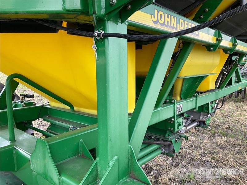 John Deere 1820 54 ft Air Drill Drills