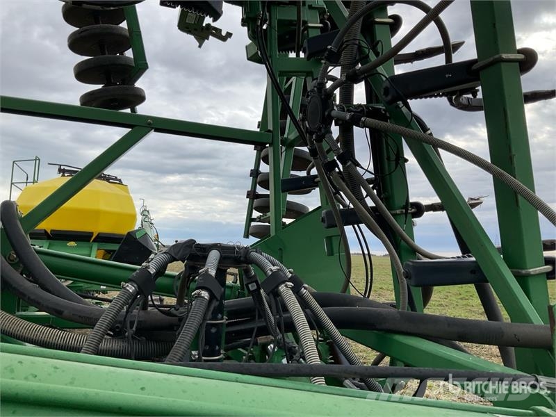 John Deere 1820 54 ft Air Drill Drills