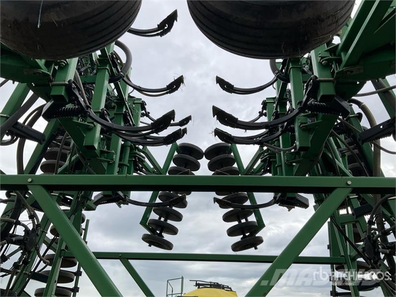 John Deere 1820 54 ft Air Drill Drills